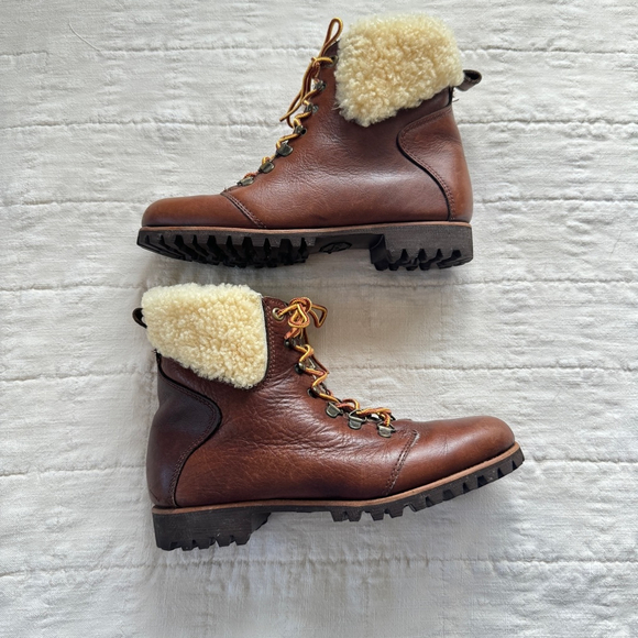 Vintage Leather Shearling Winter Boot • Size: 6 - Picture 2 of 9